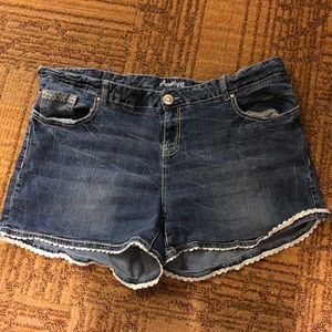Amethyst size 24 jean shorts with lace trim